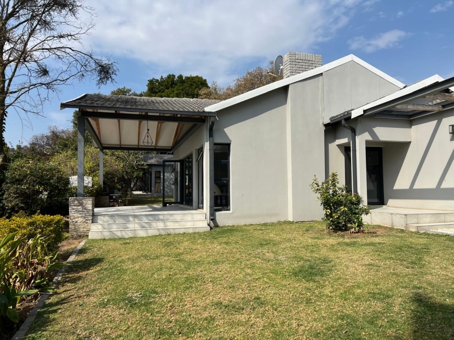 5 Bedroom Property for Sale in Wendywood Gauteng