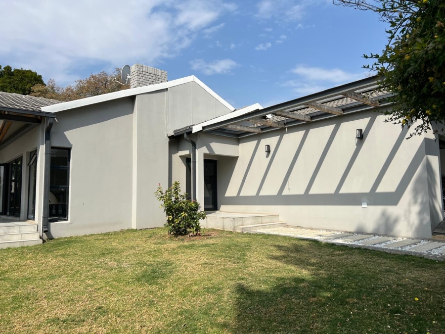 5 Bedroom Property for Sale in Wendywood Gauteng