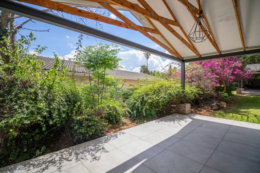 5 Bedroom Property for Sale in Wendywood Gauteng