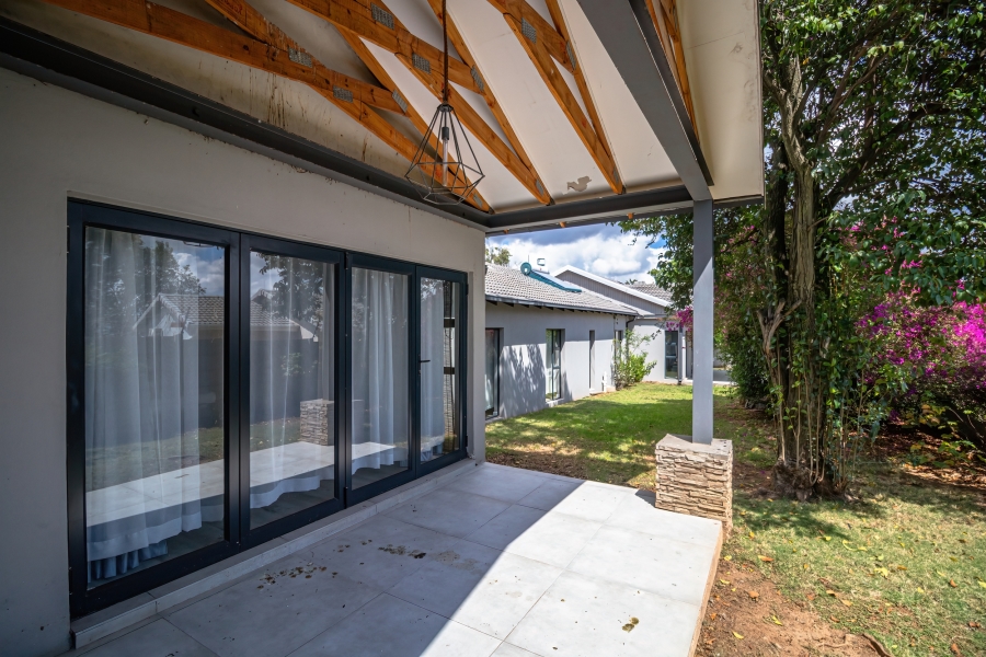 5 Bedroom Property for Sale in Wendywood Gauteng