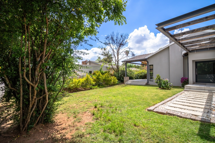 5 Bedroom Property for Sale in Wendywood Gauteng