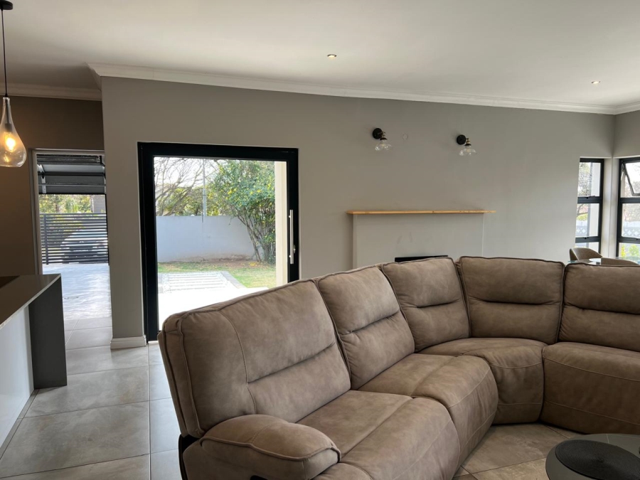 5 Bedroom Property for Sale in Wendywood Gauteng