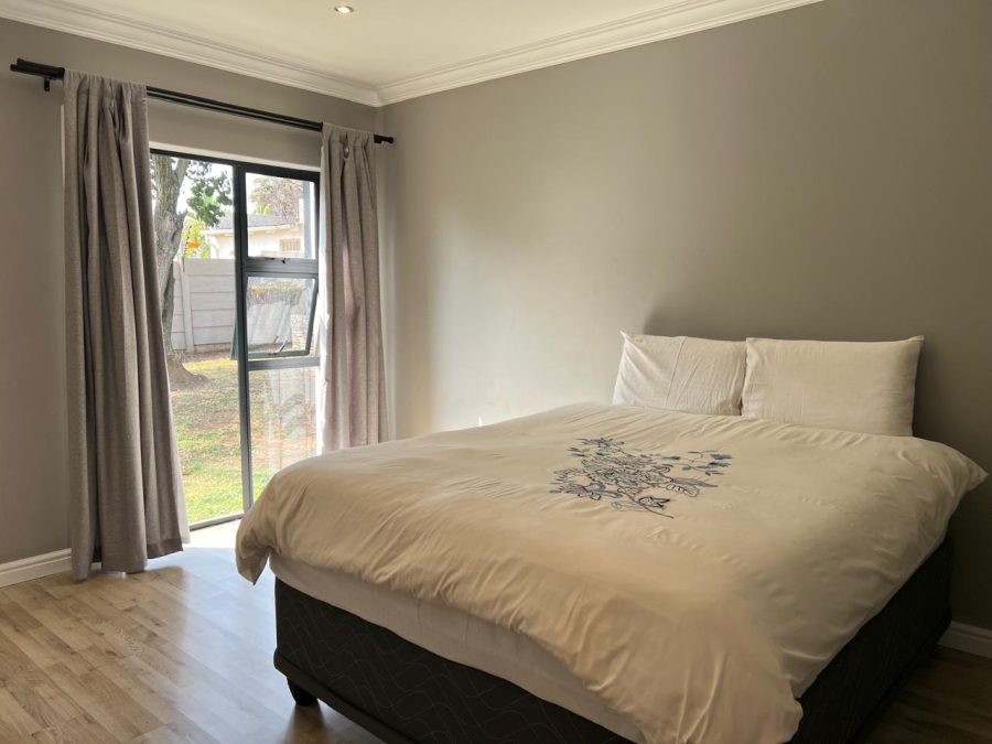 5 Bedroom Property for Sale in Wendywood Gauteng
