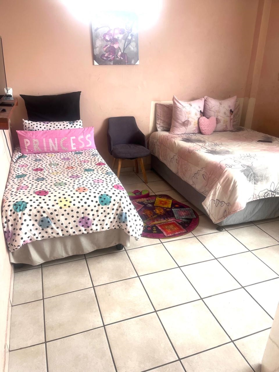 2 Bedroom Property for Sale in Bellevue East Gauteng