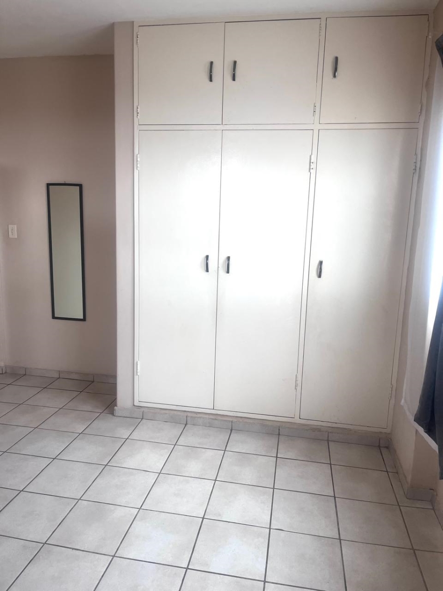 2 Bedroom Property for Sale in Bellevue East Gauteng
