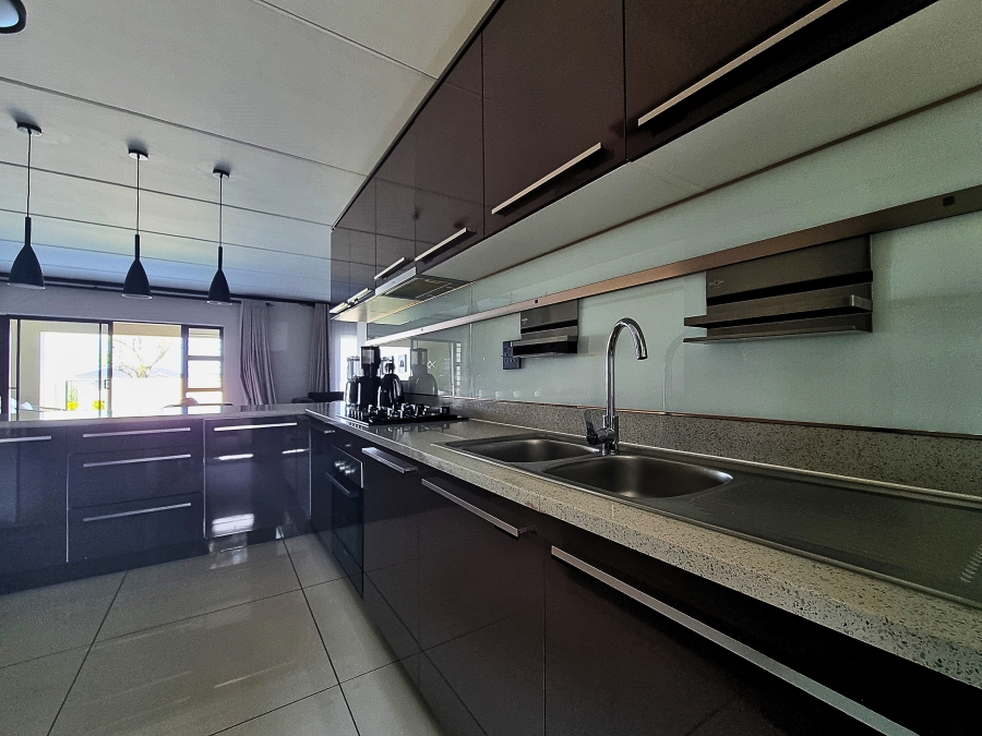 4 Bedroom Property for Sale in Carlswald Gauteng