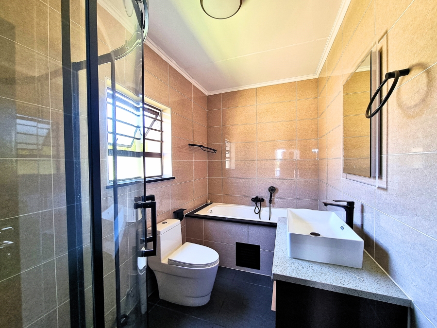 4 Bedroom Property for Sale in Carlswald Gauteng