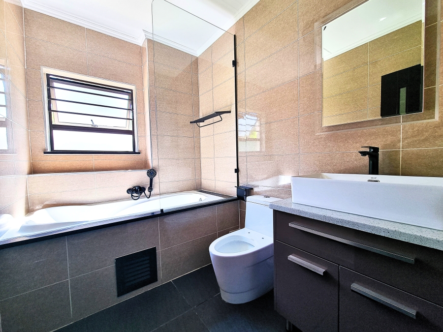 4 Bedroom Property for Sale in Carlswald Gauteng