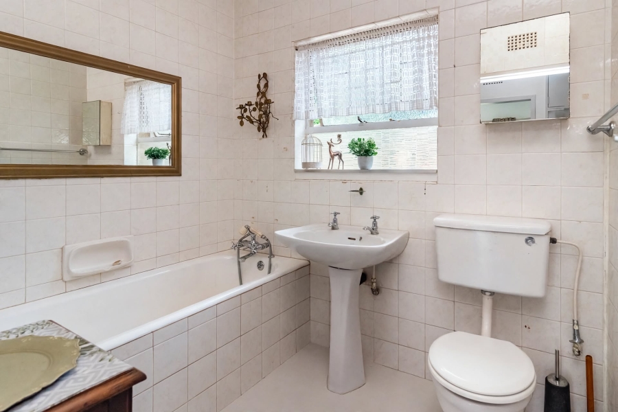 4 Bedroom Property for Sale in Wilro Park Gauteng