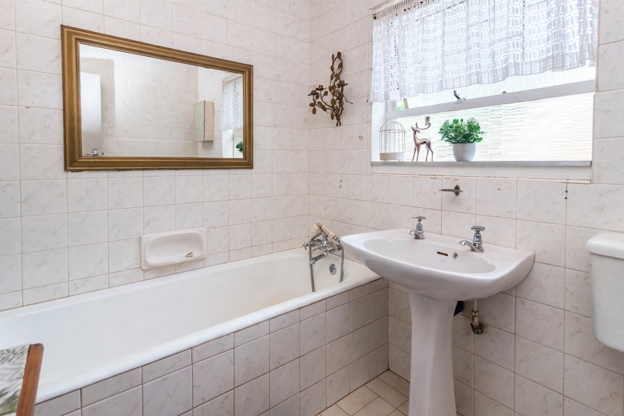 4 Bedroom Property for Sale in Wilro Park Gauteng