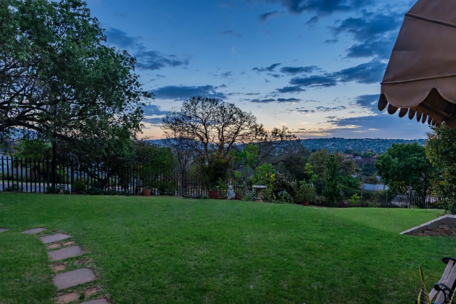 4 Bedroom Property for Sale in Wilro Park Gauteng