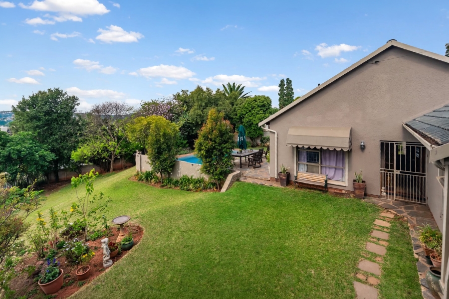 4 Bedroom Property for Sale in Wilro Park Gauteng