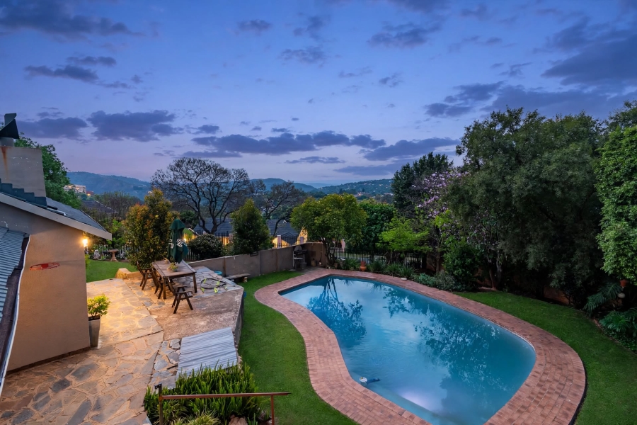 4 Bedroom Property for Sale in Wilro Park Gauteng
