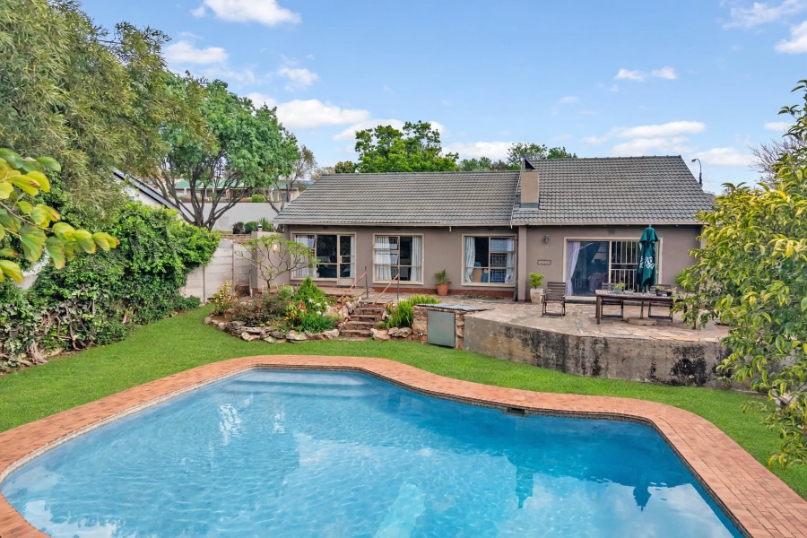 4 Bedroom Property for Sale in Wilro Park Gauteng