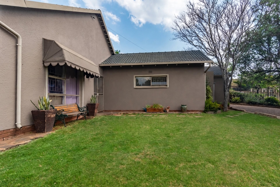 4 Bedroom Property for Sale in Wilro Park Gauteng
