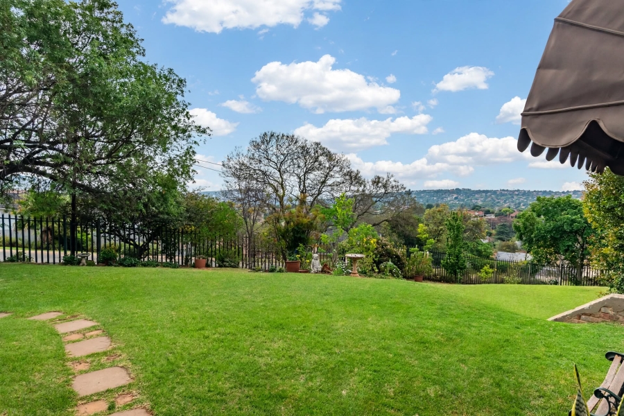4 Bedroom Property for Sale in Wilro Park Gauteng