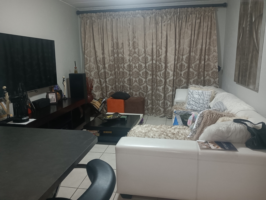 2 Bedroom Property for Sale in Heuwelsig Estate Gauteng