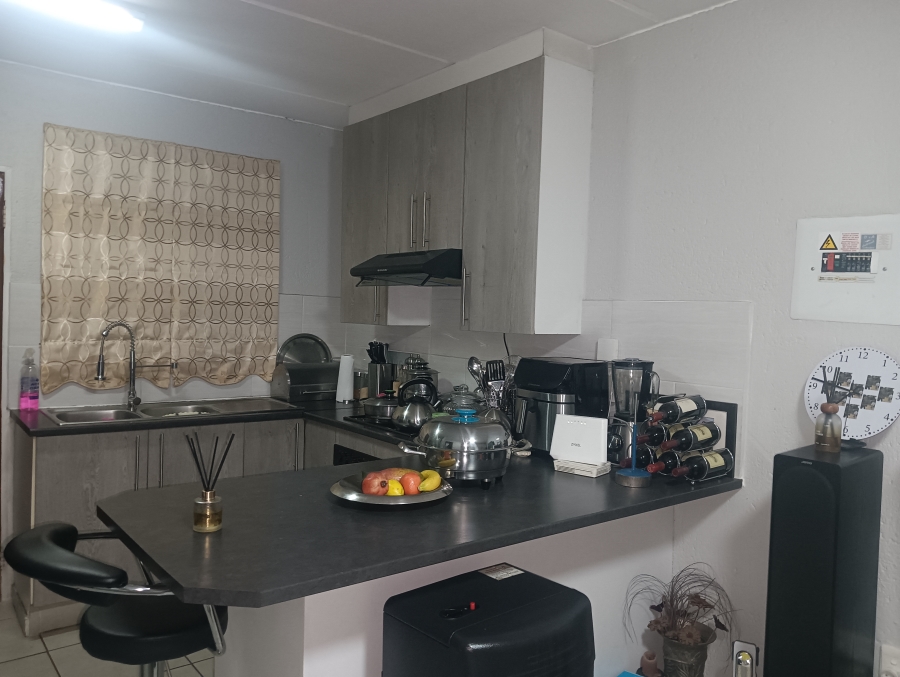 2 Bedroom Property for Sale in Heuwelsig Estate Gauteng