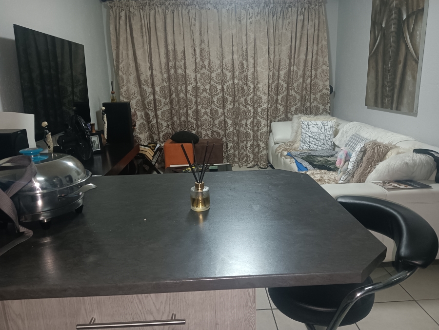 2 Bedroom Property for Sale in Heuwelsig Estate Gauteng