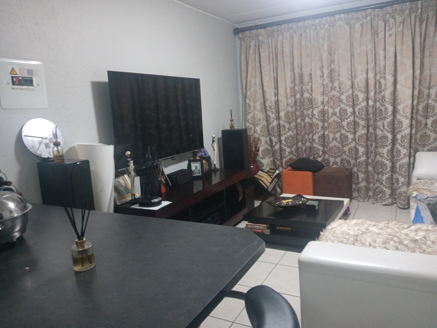 2 Bedroom Property for Sale in Heuwelsig Estate Gauteng