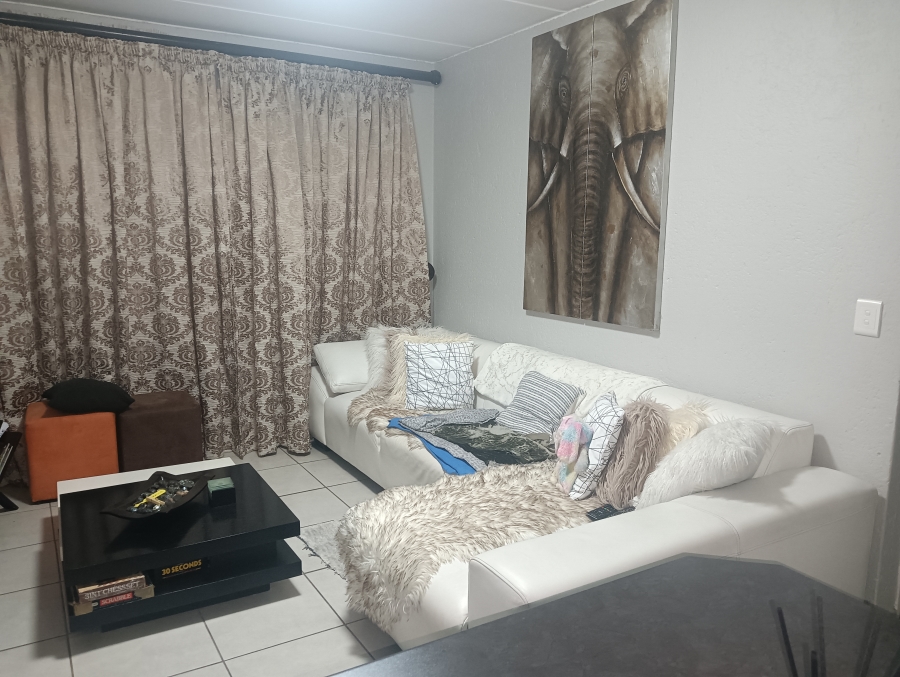2 Bedroom Property for Sale in Heuwelsig Estate Gauteng