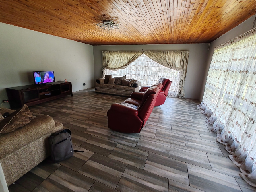 6 Bedroom Property for Sale in Danville Gauteng