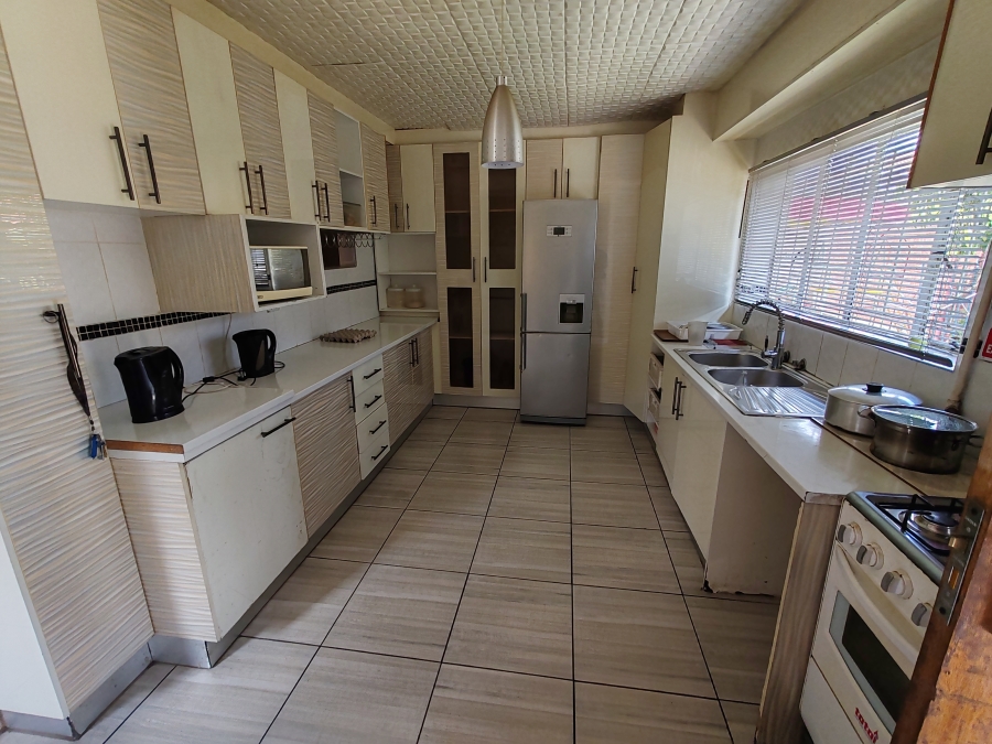 6 Bedroom Property for Sale in Danville Gauteng