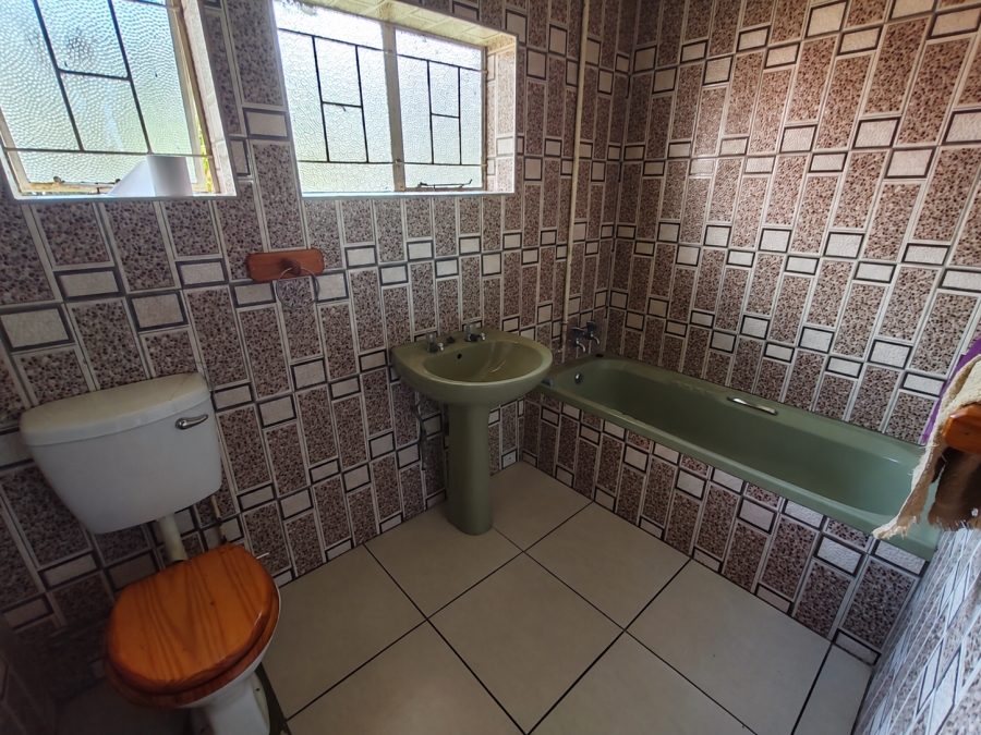 6 Bedroom Property for Sale in Danville Gauteng