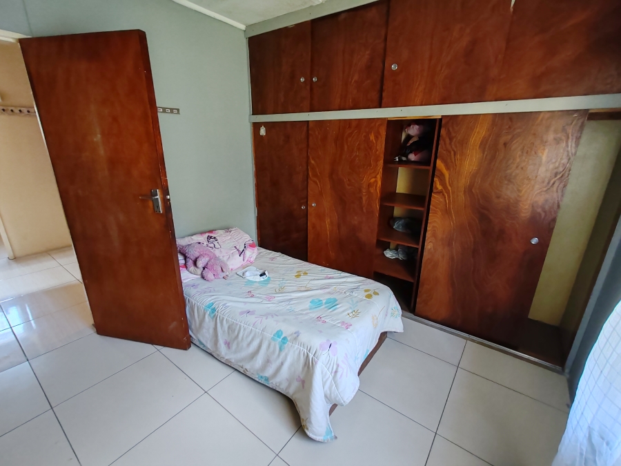 6 Bedroom Property for Sale in Danville Gauteng