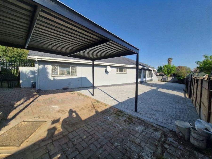 To Let 4 Bedroom Property for Rent in Eden Glen Gauteng