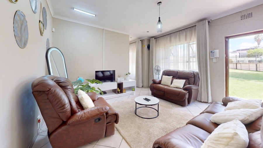 4 Bedroom Property for Sale in Rynsoord Gauteng