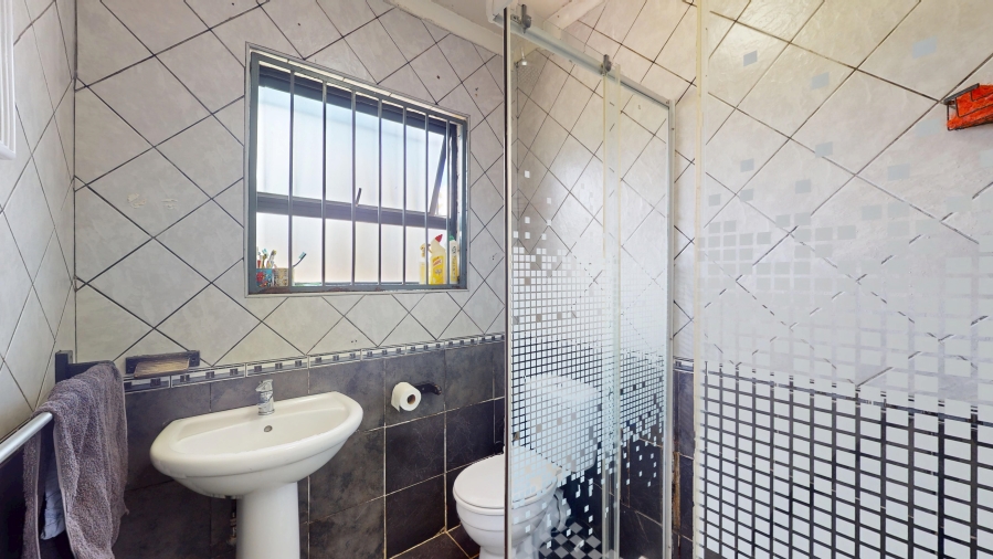 4 Bedroom Property for Sale in Rynsoord Gauteng