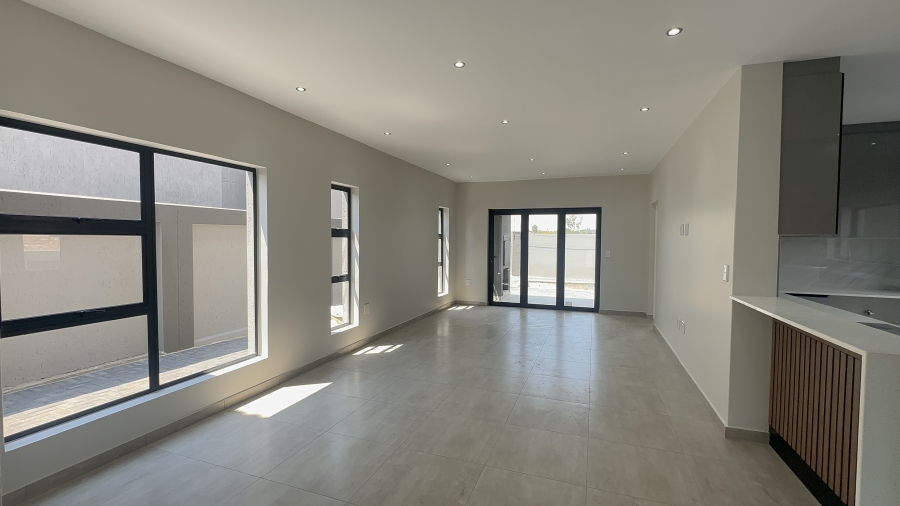 4 Bedroom Property for Sale in Helderwyk Gauteng