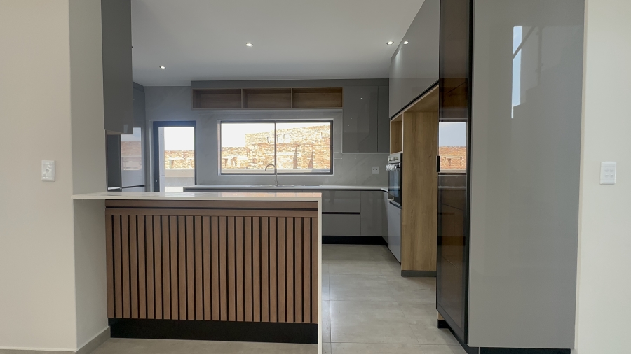 4 Bedroom Property for Sale in Helderwyk Gauteng