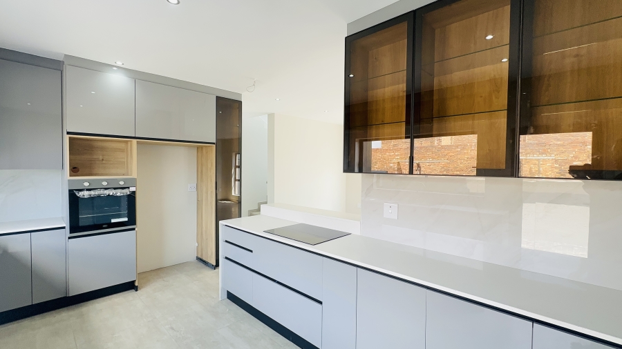 4 Bedroom Property for Sale in Helderwyk Gauteng