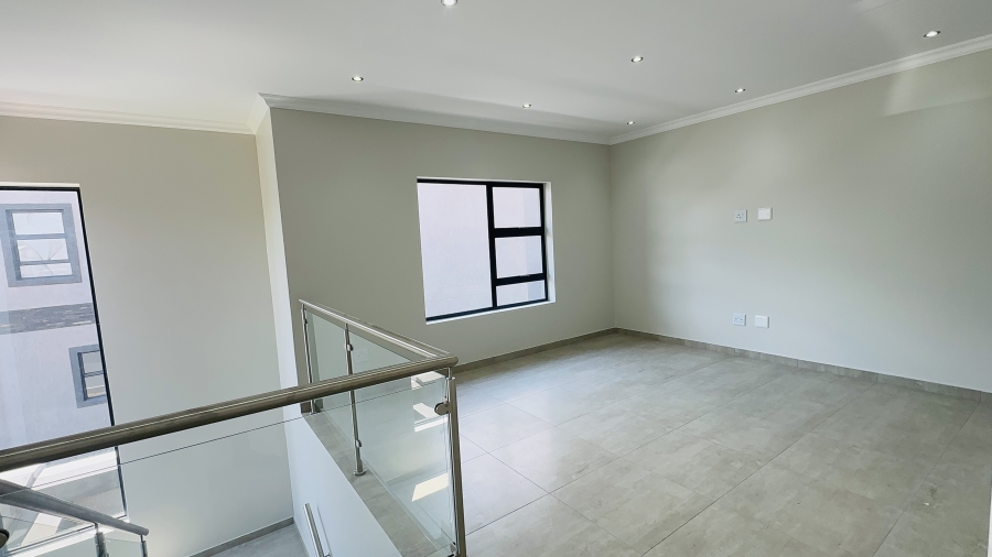4 Bedroom Property for Sale in Helderwyk Gauteng