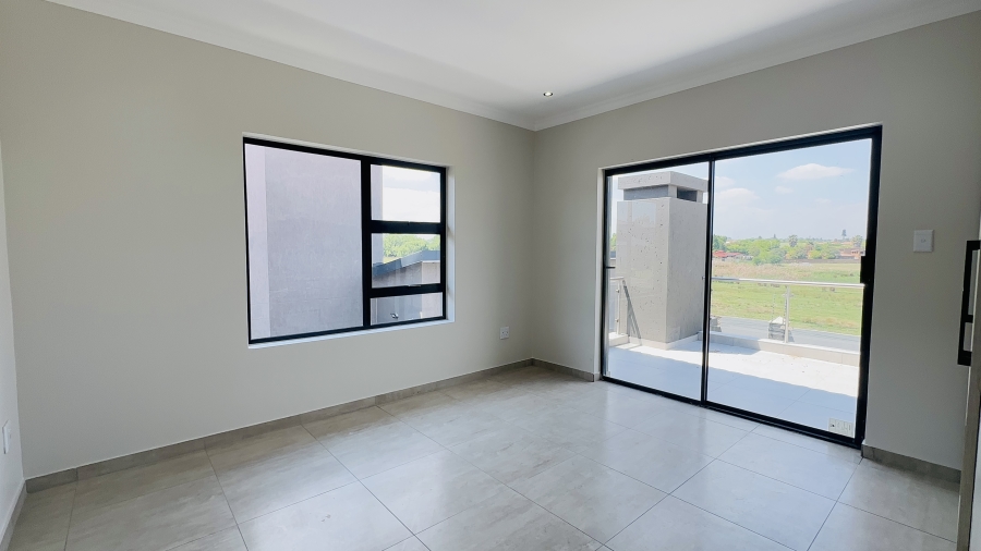 4 Bedroom Property for Sale in Helderwyk Gauteng