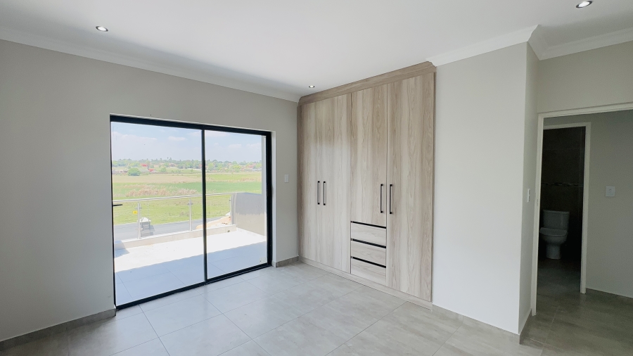 4 Bedroom Property for Sale in Helderwyk Gauteng