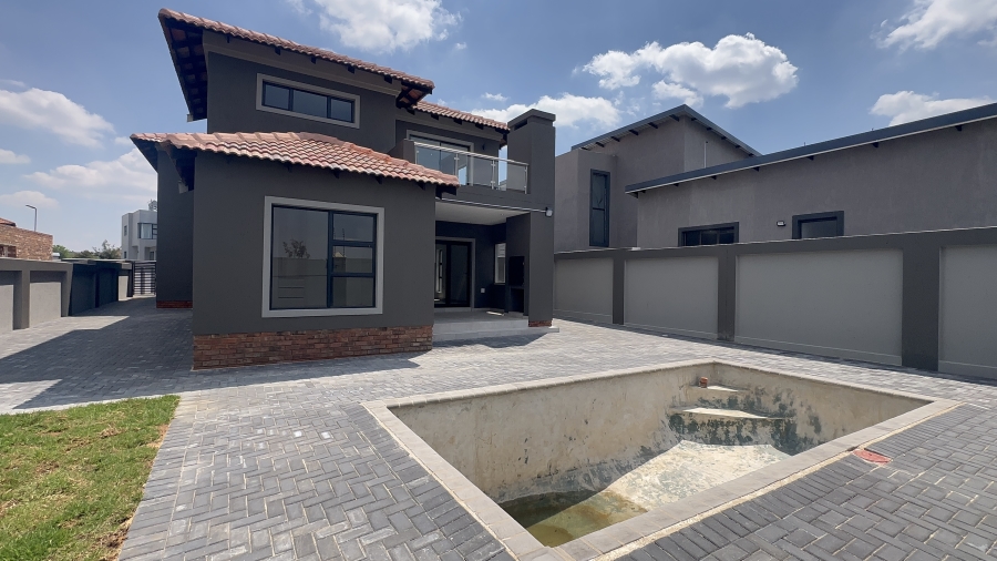 4 Bedroom Property for Sale in Helderwyk Gauteng