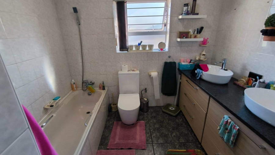 4 Bedroom Property for Sale in Brackenhurst Gauteng