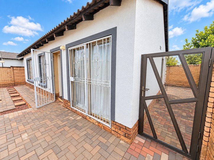 2 Bedroom Property for Sale in Chantelle Gauteng