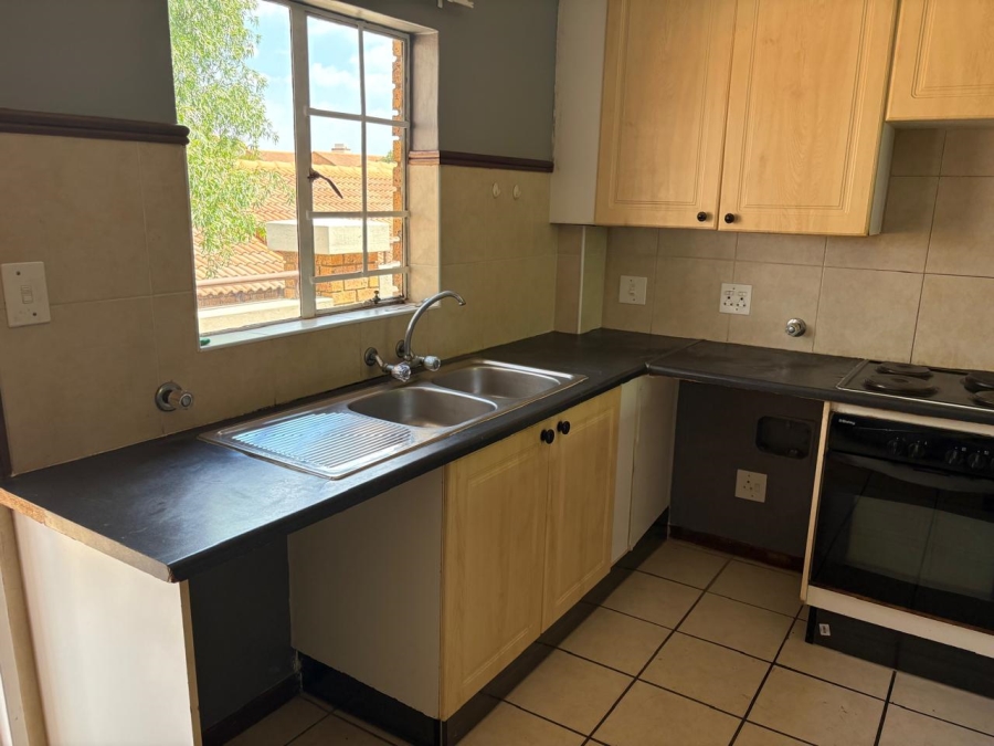 To Let 2 Bedroom Property for Rent in Mooikloof Ridge Gauteng