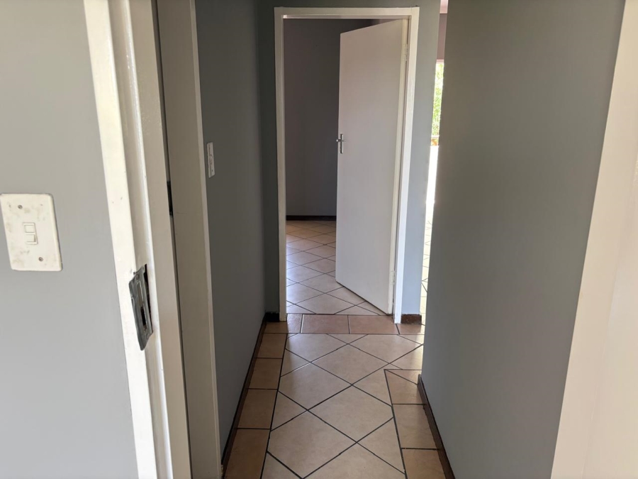 To Let 2 Bedroom Property for Rent in Mooikloof Ridge Gauteng