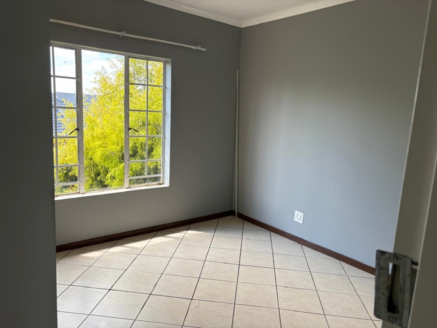 To Let 2 Bedroom Property for Rent in Mooikloof Ridge Gauteng
