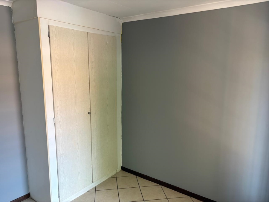 To Let 2 Bedroom Property for Rent in Mooikloof Ridge Gauteng