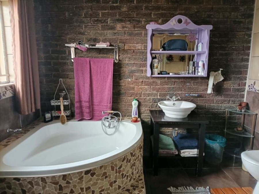4 Bedroom Property for Sale in Norkem Park Gauteng