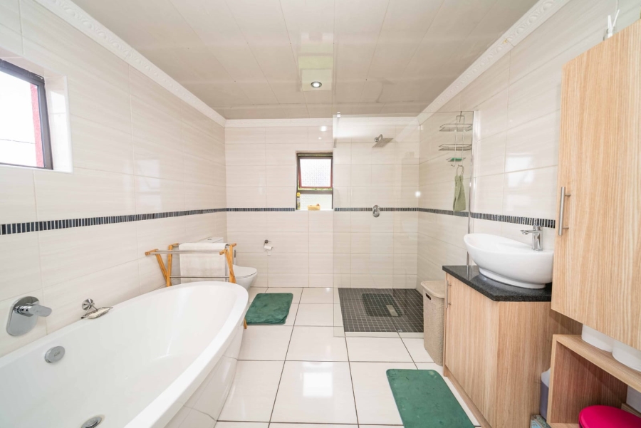3 Bedroom Property for Sale in Leachville Gauteng