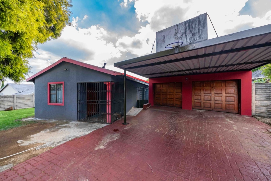 3 Bedroom Property for Sale in Leachville Gauteng