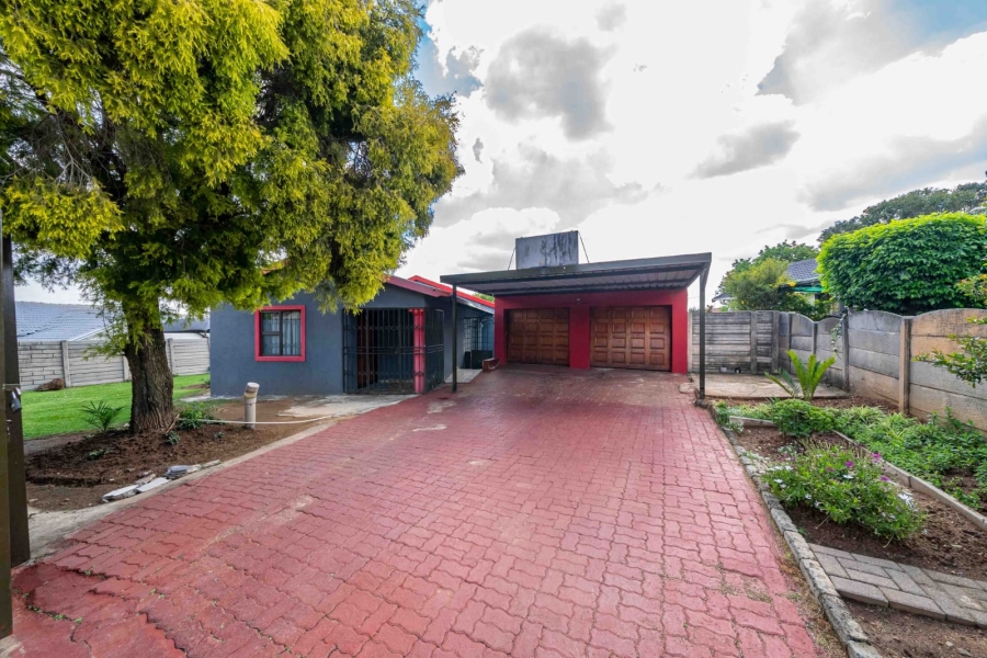 3 Bedroom Property for Sale in Leachville Gauteng