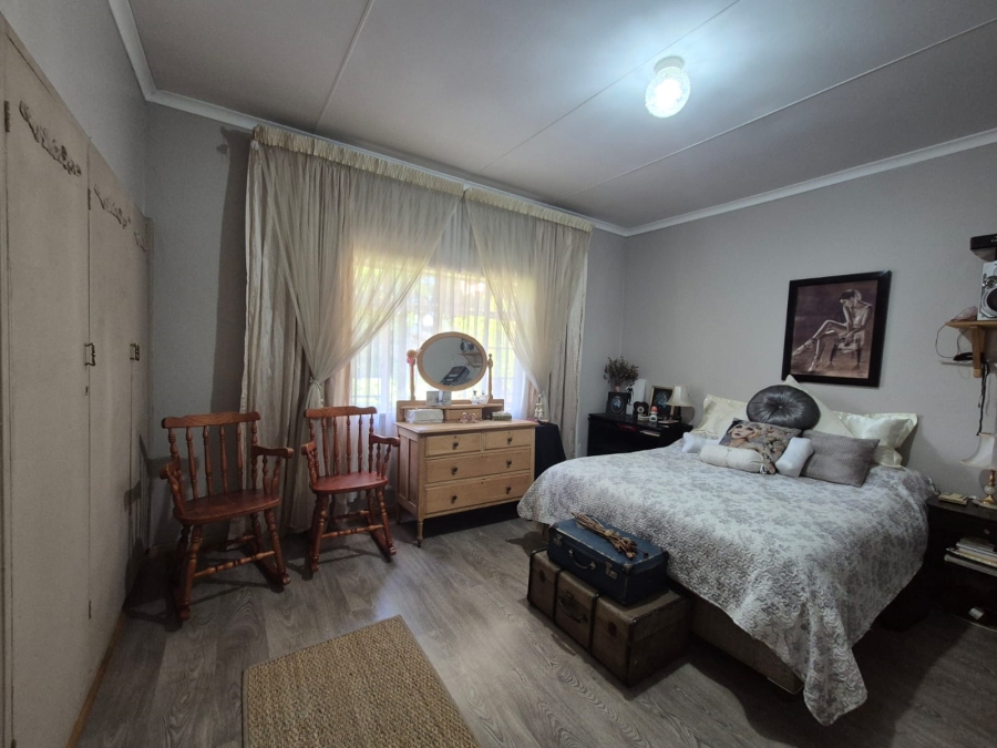 6 Bedroom Property for Sale in Three Rivers Gauteng